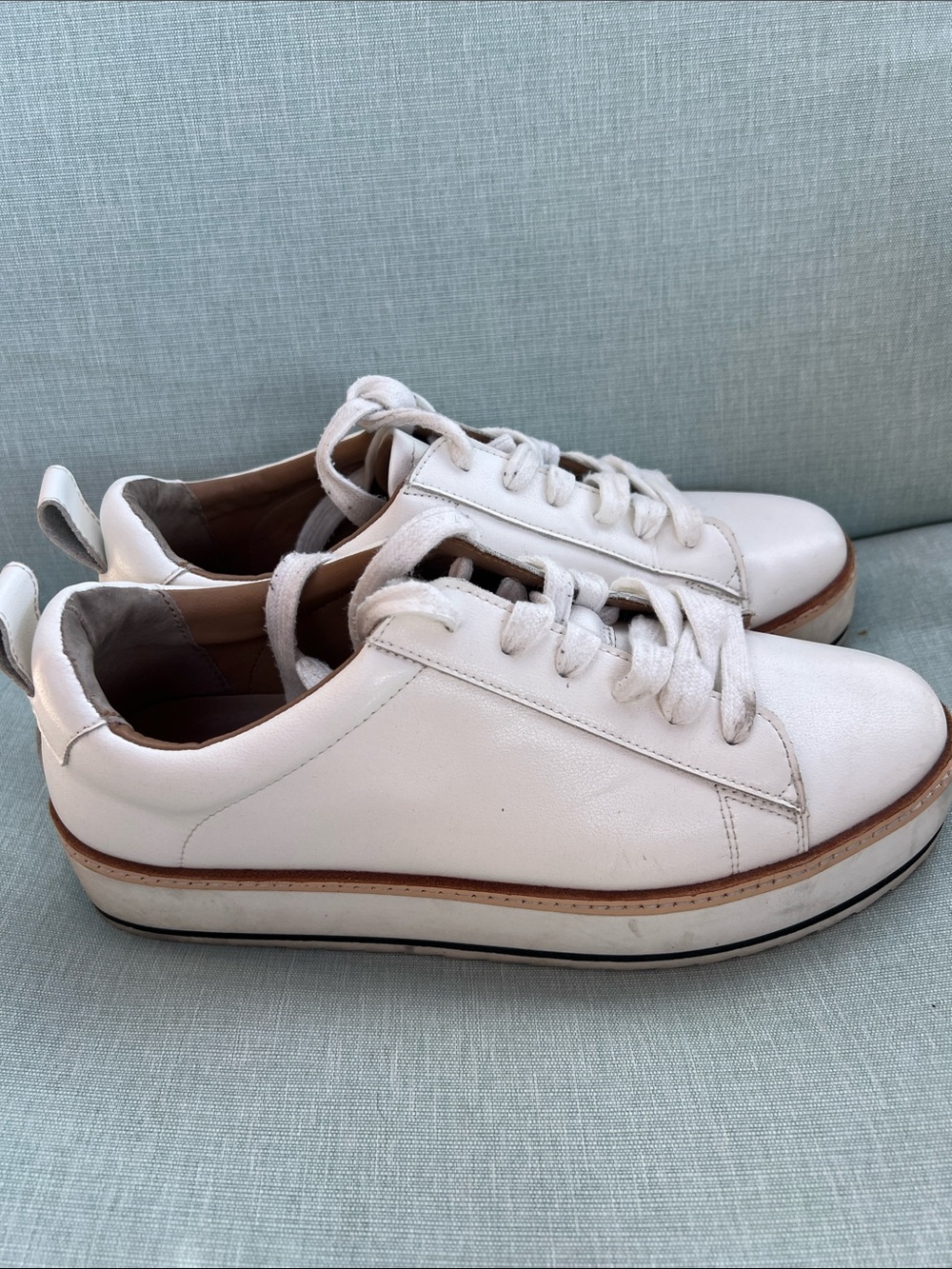 Chelsea and violet Women's White Leather Platform Sneakers sz 9